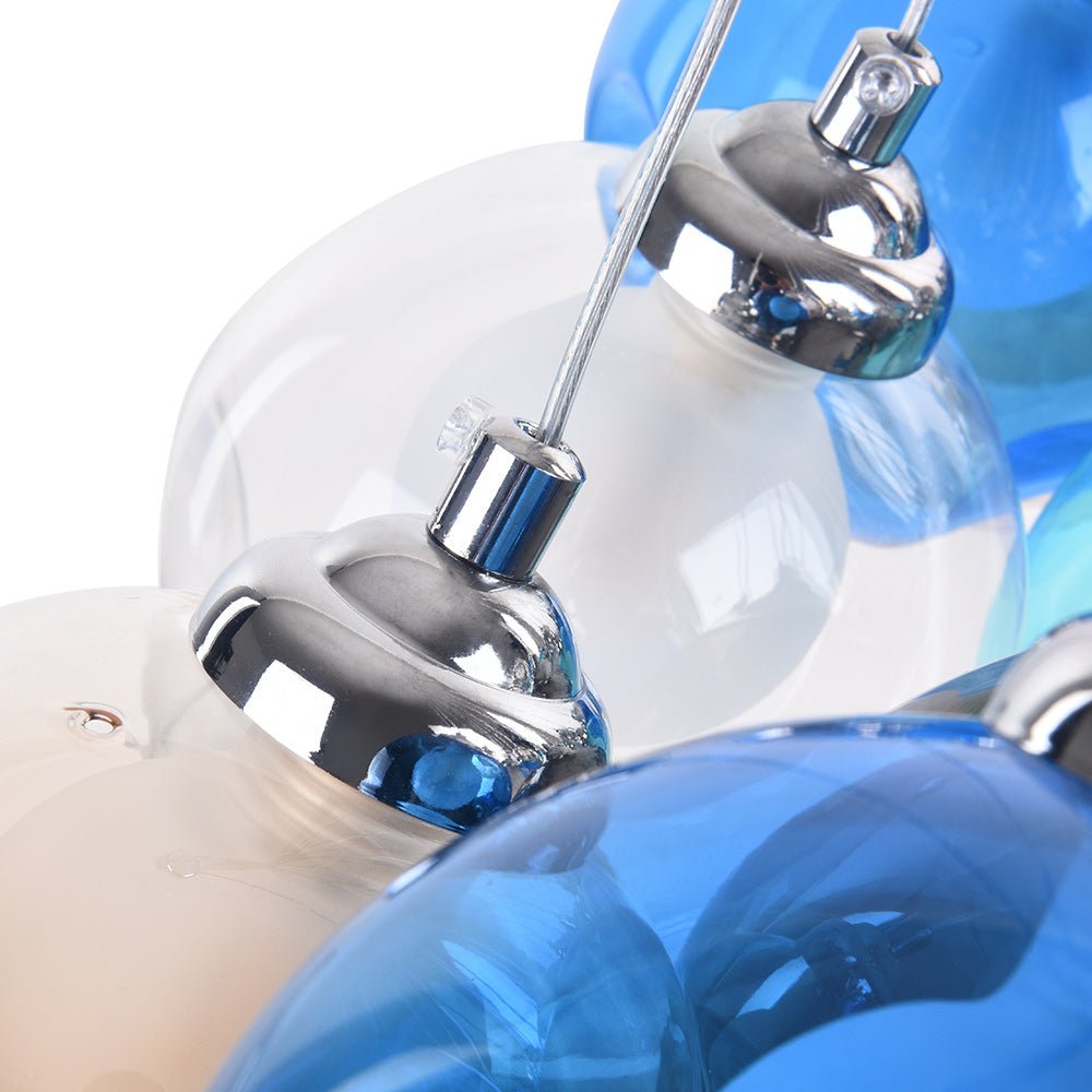 Moderner Kronleuchter mit Blasengloben